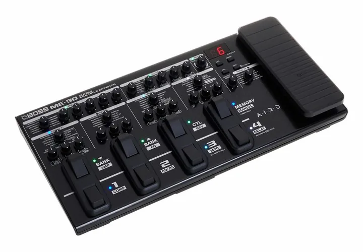 Boss ME-90, mandos y selector de canales