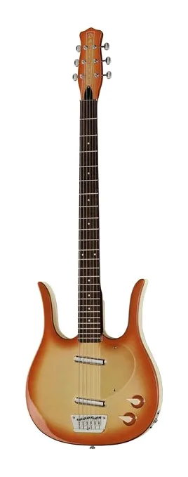 Danelectro 58 Longhorn Baritone CB encuadrado de frente sobre fondo neutro