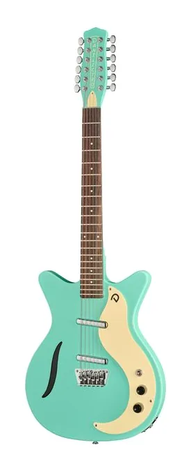 Danelectro 59 Vintage 12 String RM encuadrado de frente sobre fondo neutro