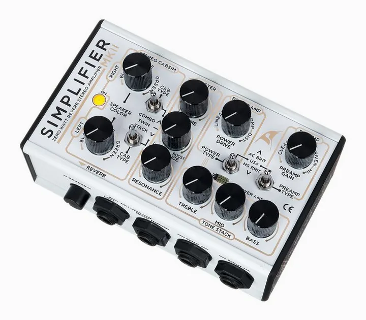 DSM & Humboldt Simplifier MKII encuadrado de frente sobre fondo neutro
