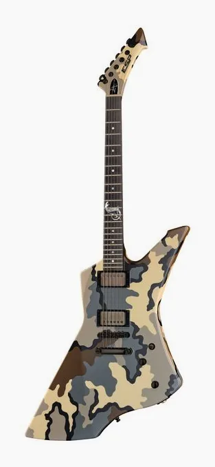 ESP Snakebyte Camo fotografiado de frente