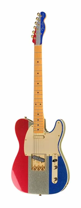 Fender LTD Buck Owens Tele MN RSB encuadrado de frente sobre fondo neutro
