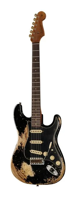Fender Poblano Strat SHR AB encuadrado de frente sobre fondo neutro