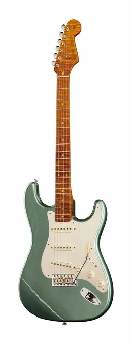 Fender Strat Roasted Dual-Mag OW LTD fotografiado de frente