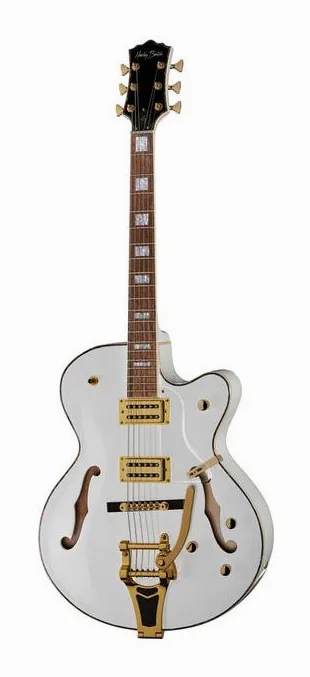 Harley Benton BigTone Trem White fotografiado de frente