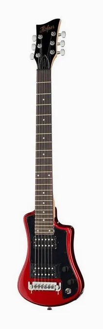 Höfner Shorty Deluxe RD encuadrado de frente sobre fondo neutro