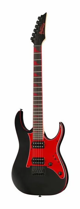 Ibanez GRG131DX-BKF encuadrado de frente sobre fondo neutro