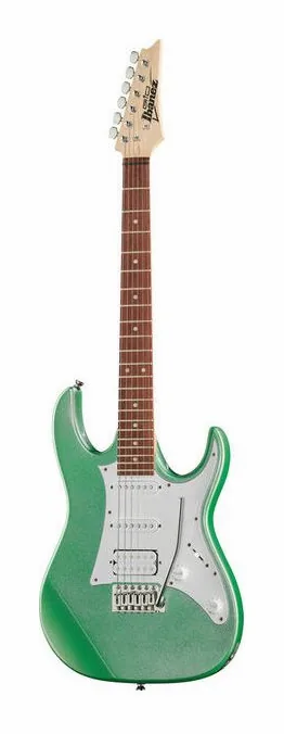 Ibanez GRX40-MGN encuadrado de frente sobre fondo neutro