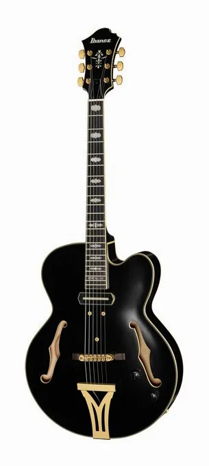 Ibanez PM3C-BKL Pat Metheny encuadrado de frente sobre fondo neutro