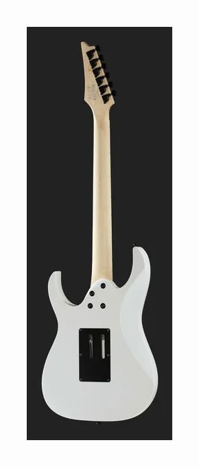 Ibanez RG450DXB-WH, cuerpo y acabado en primer plano