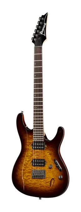 Ibanez S621QM-DEB fotografiado de frente