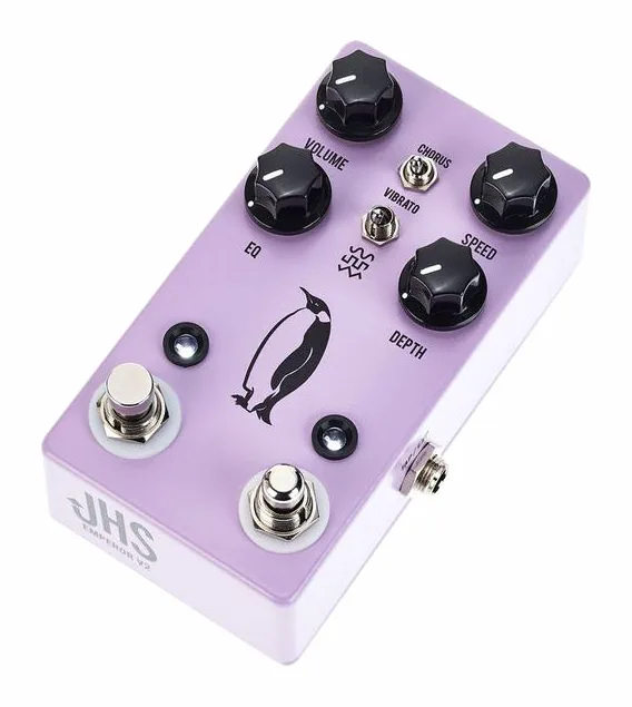 JHS Pedals Emperor V2 encuadrado de frente sobre fondo neutro