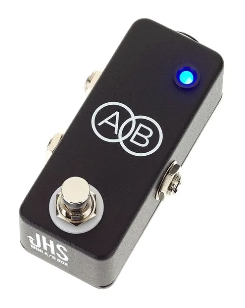JHS Pedals Mini A/B Box, entradas y salidas laterales