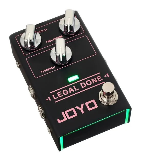 Joyo R-23 Legal Done Noisegate, footswitch en primer plano