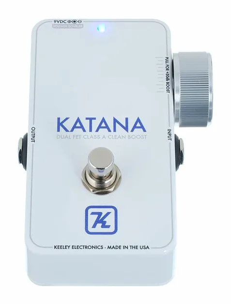 Keeley Katana Clean Boost, conectores en la parte trasera de la unidad