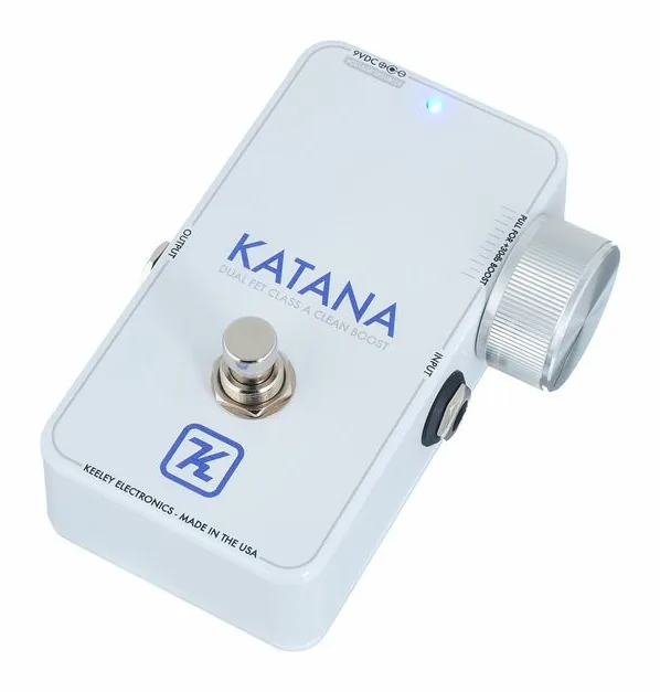 Keeley Katana Clean Boost en primer plano frontal