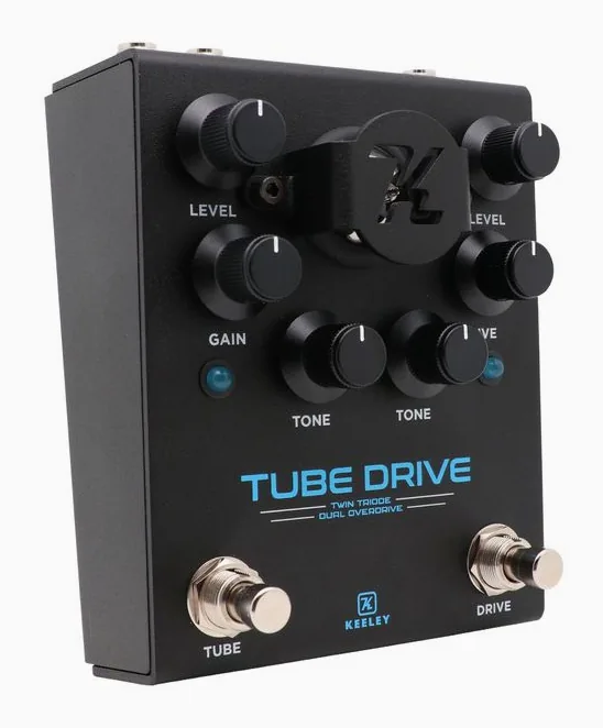 Keeley Tube Drive Overdrive encuadrado de frente sobre fondo neutro