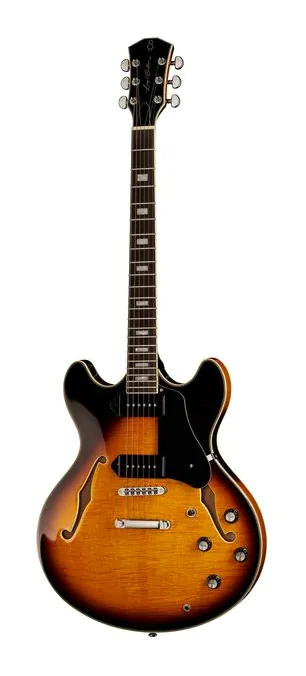 Larry Carlton H7V VS encuadrado de frente sobre fondo neutro