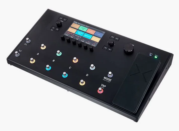 Line6 Helix LT Guitar Processor en primer plano frontal