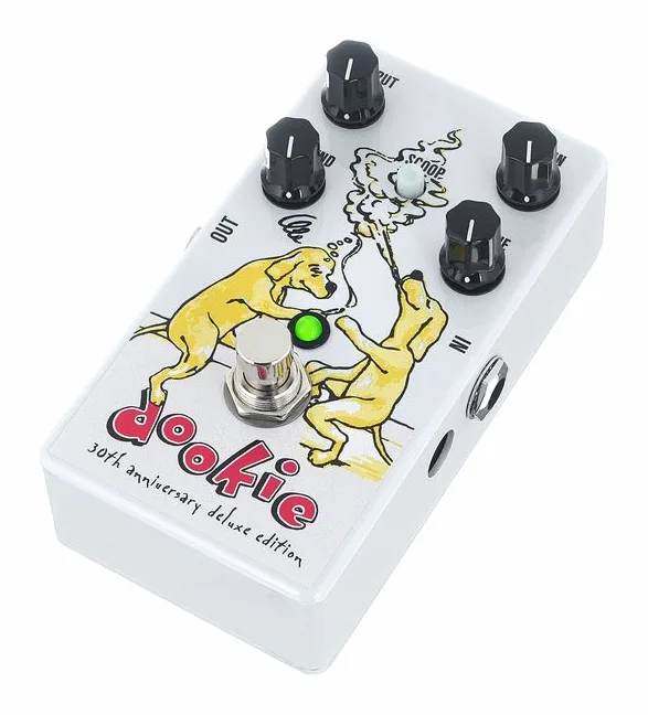 MXR Dookie Drive 30th Ann. LTD, footswitch en primer plano