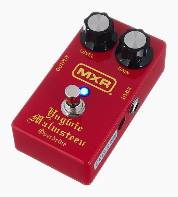 MXR Yngwie Malmsteen Overdrive Red en primer plano frontal