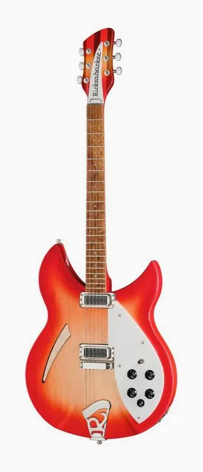 Rickenbacker 330 FG en primer plano frontal