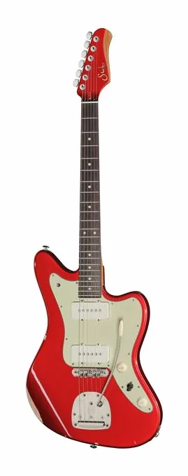 Suhr JM Antique Funk LE Candy Apple encuadrado de frente sobre fondo neutro