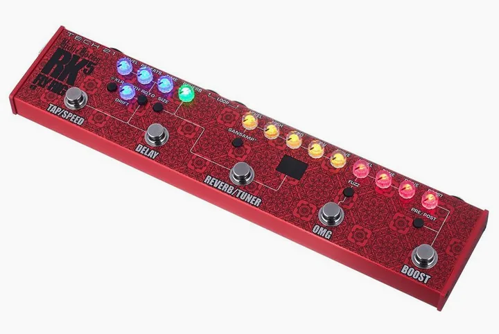 Tech 21 RK5 v3 Richie Kotzen Fly Rig encuadrado de frente sobre fondo neutro