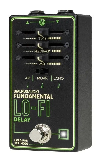 Walrus Audio Fundamental Lo-Fi-Delay, footswitch en primer plano