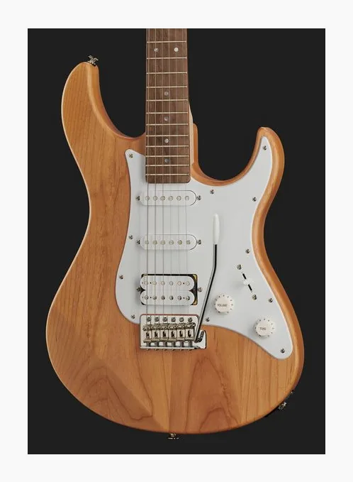 Yamaha Pacifica 112J YNS, cuerpo y acabado en primer plano